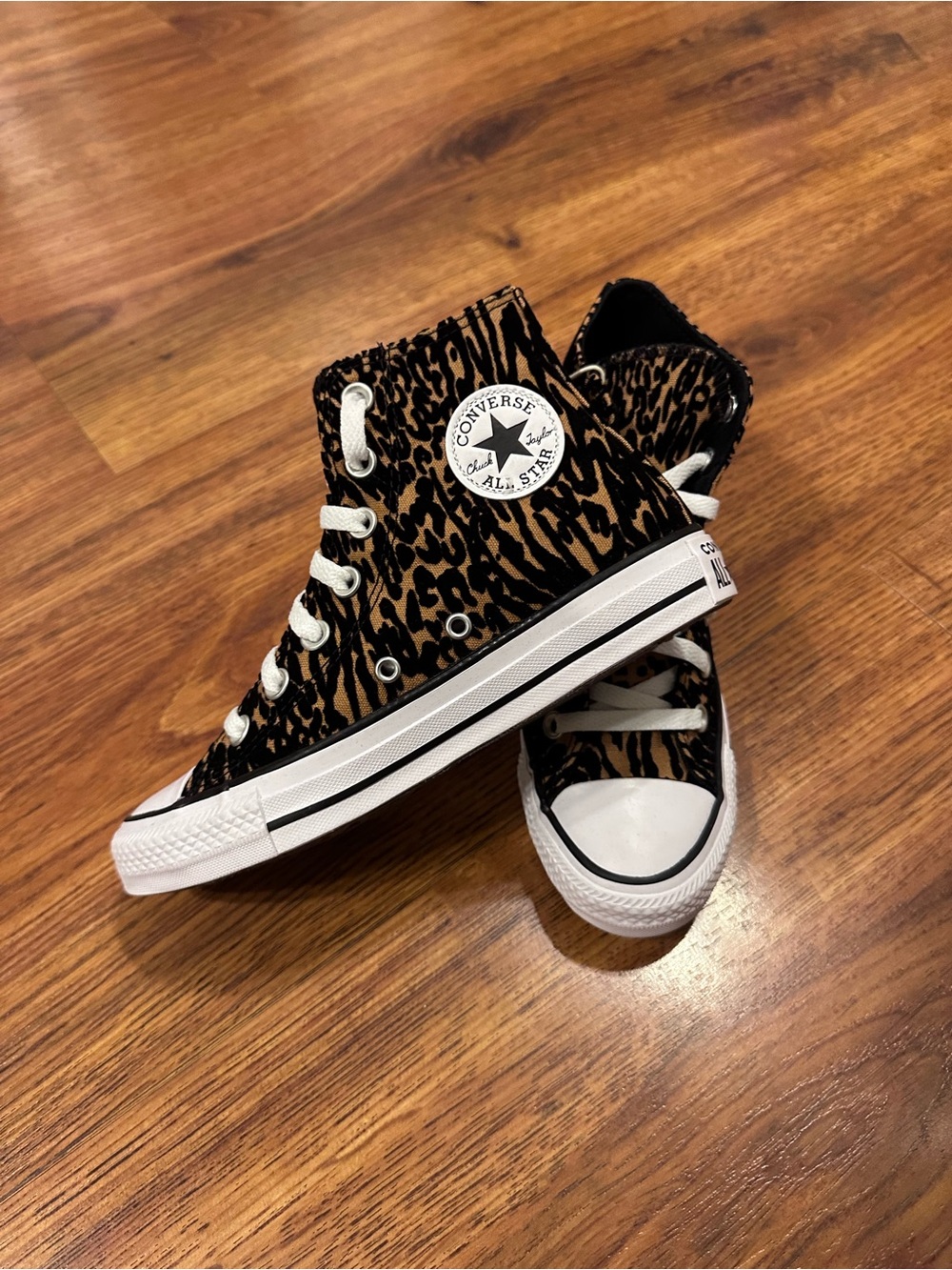 Converse High-Top Sneakers in Leopard Print Black & Brown